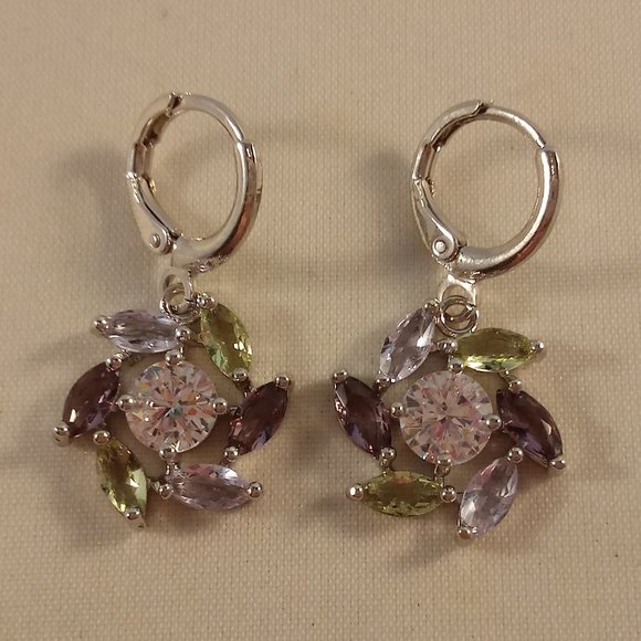 18K White Gold Filled Flower Swirl Diamond Zircon Dangle Earrings Gorgeous Gift - Picture 4 of 4